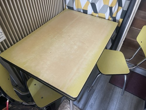 Table chaises vintages - table, et